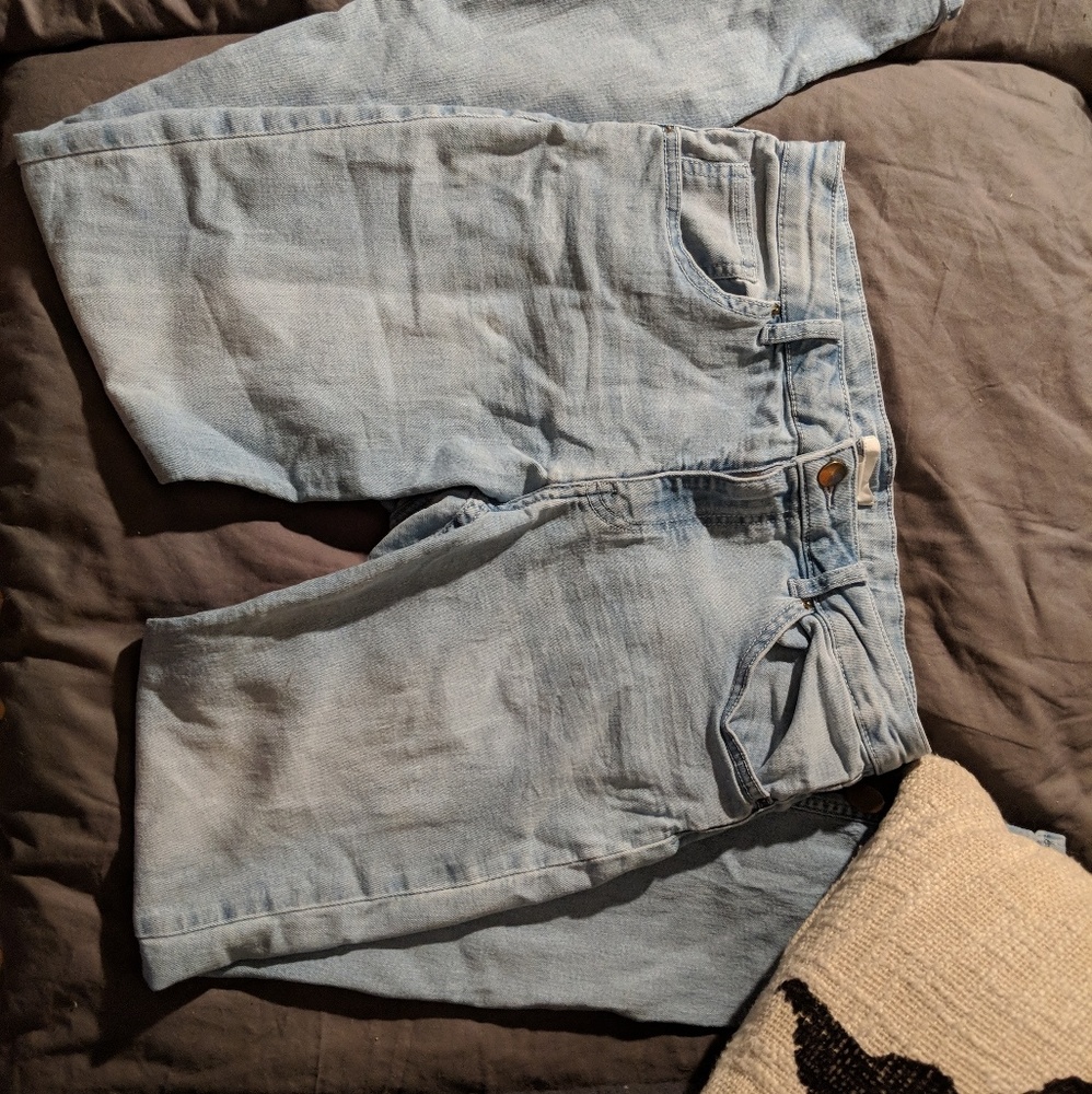 H&M light wash jeans